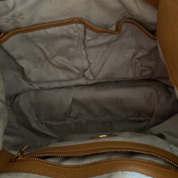 Tory Burch Amanda Classic Hobo - Picture 6 of 7